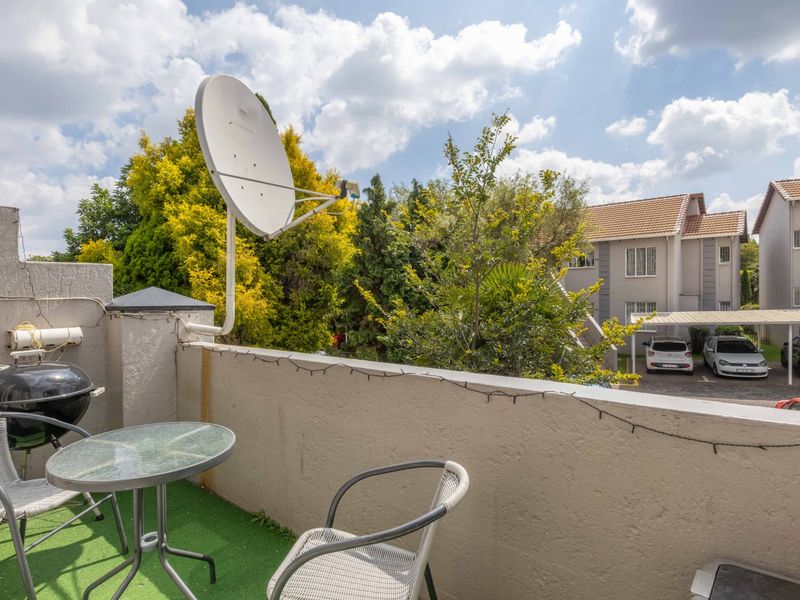 Charming 2-Bedroom Apartment for Sale in Edenglen – Perfect Lock-Up-and-Go! - Photo 10