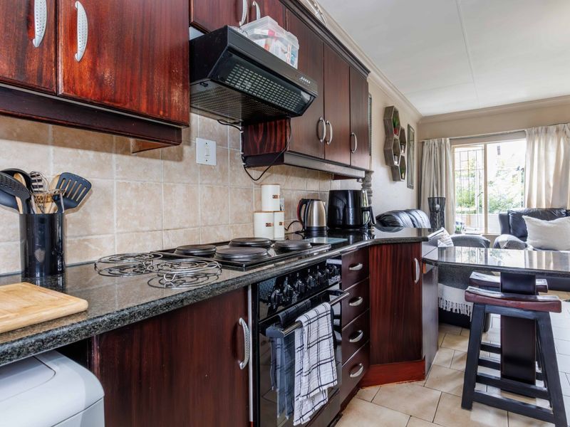 Charming 2-Bedroom Apartment for Sale in Edenglen – Perfect Lock-Up-and-Go! - Photo 7