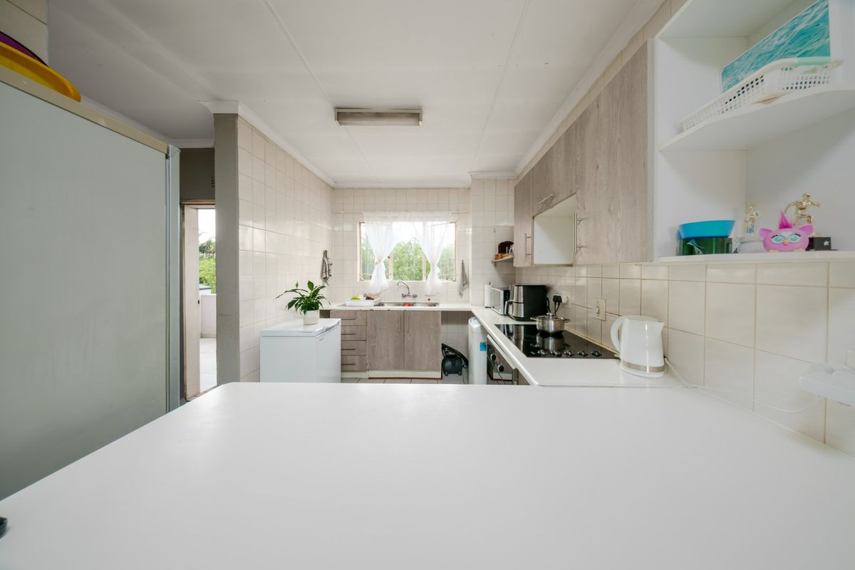 Secure Lifestyle Living with 2 Bedrooms and Private Balcony in Eden Glen - Photo 5