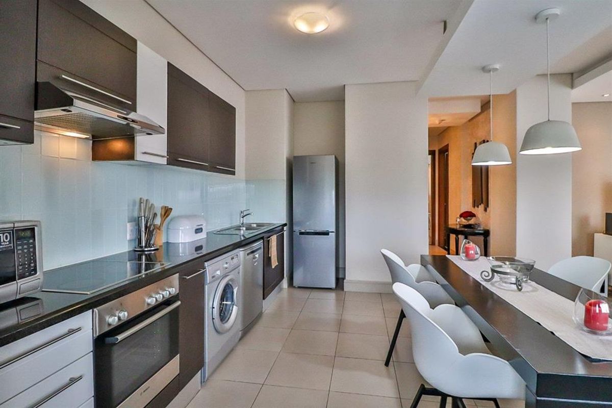 EXQUISITE AND VERY SPACIOUS 2 BEDROOM APARTMENT FOR SALE - Photo 2