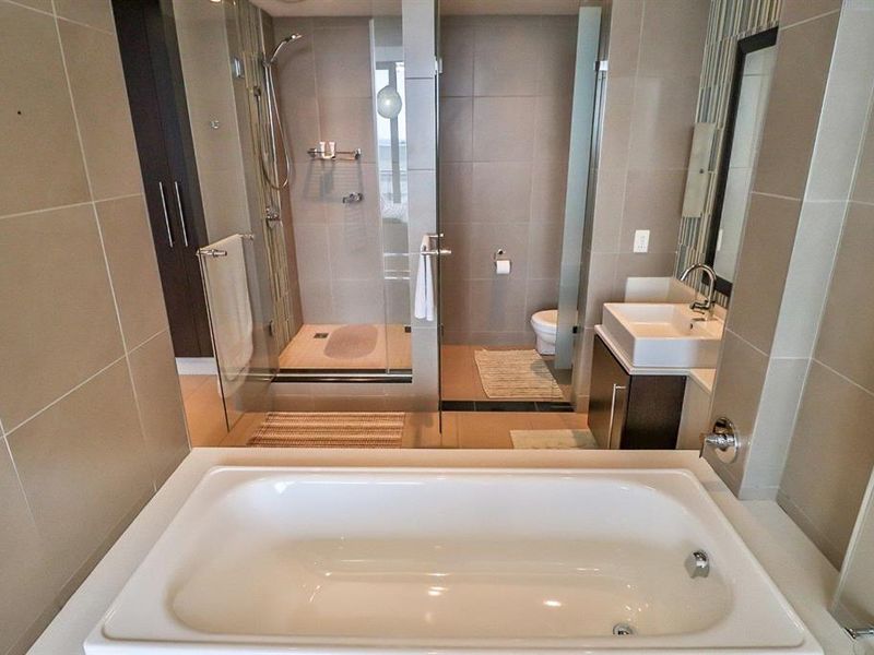 EXQUISITE AND VERY SPACIOUS 2 BEDROOM APARTMENT FOR SALE - Photo 9