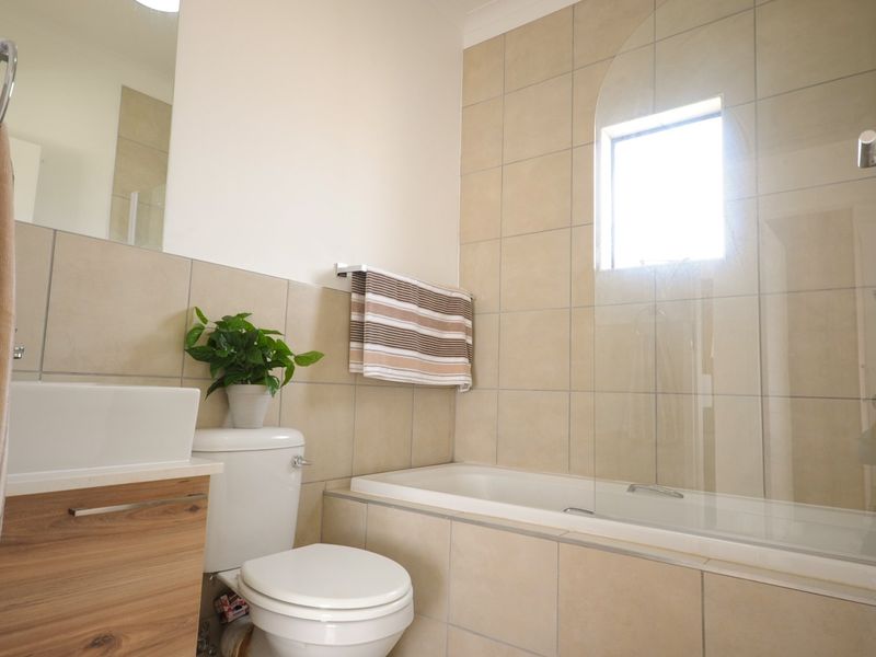 2 Bedroom 1 Bathroom to rent in Fountain Ridge - Photo 8