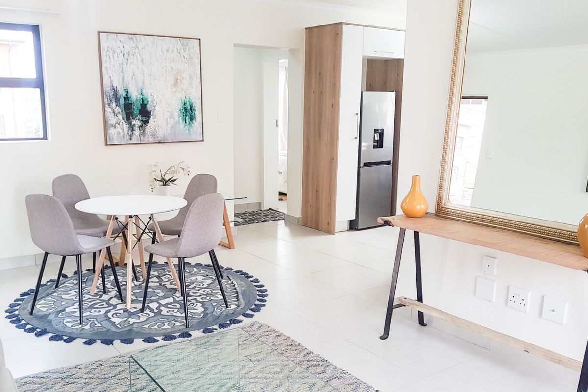 3 Bedroom, 2 Bathroom Apartment for sale in a Beautiful estate in Irene. - Photo 2