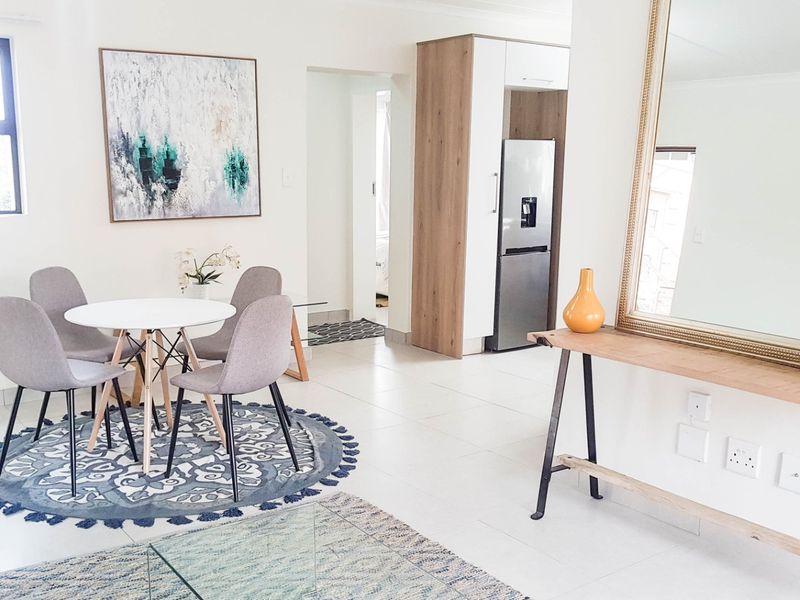 3 Bedroom, 2 Bathroom Apartment for sale in a Beautiful estate in Irene. - Photo 2