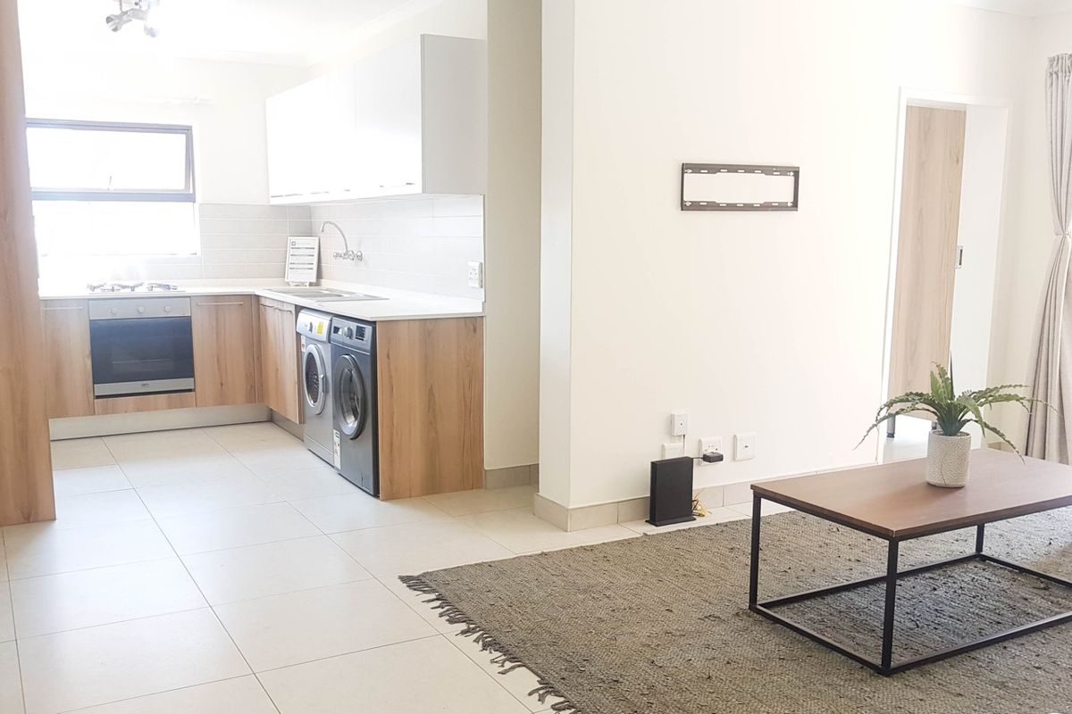 3 Bedroom, 2 Bathroom Apartment for sale in a Beautiful estate in Irene. - Photo 4