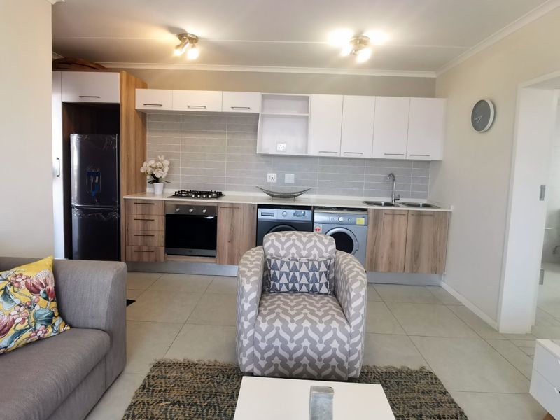 1 Bedroom, 1 Bathroom Apartment to rent in Red Ivory Lane, Modderfontein. - Photo 4