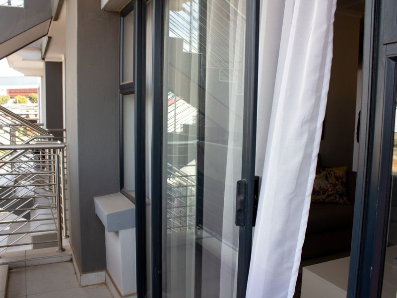 1 Bedroom, 1 Bathroom Apartment to rent in Red Ivory Lane, Modderfontein. - Photo 7