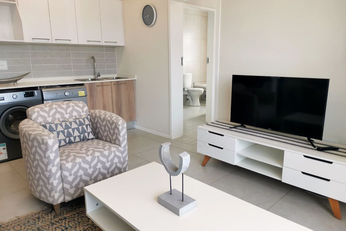 1 Bedroom, 1 Bathroom Apartment to rent in Red Ivory Lane, Modderfontein. - Photo 3