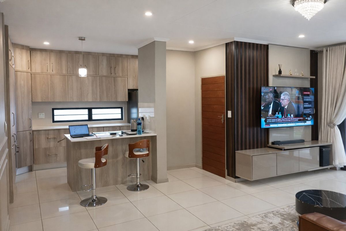 3 Bedroom Stylish Townhouse Living in Rooihuiskraal North - Photo 5