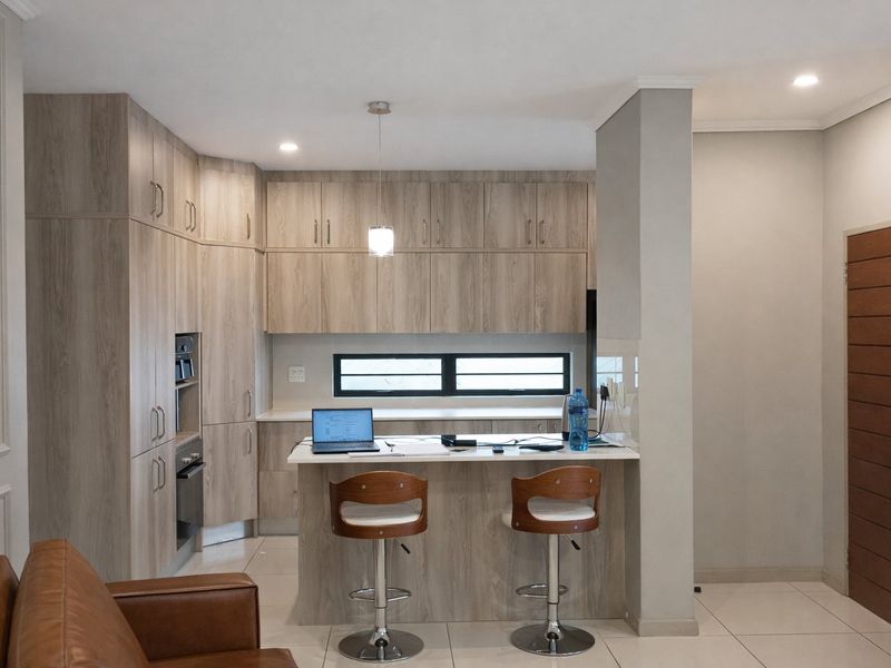 3 Bedroom Stylish Townhouse Living in Rooihuiskraal North - Photo 8