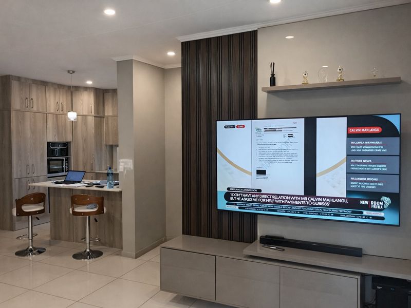 3 Bedroom Stylish Townhouse Living in Rooihuiskraal North - Photo 7