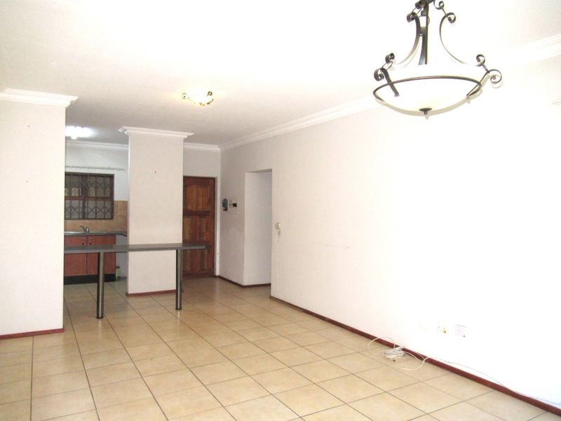 Stylish 2 Bed, 2 Bath Ground Floor Apartment For Sale in Noordwyk - Photo 5