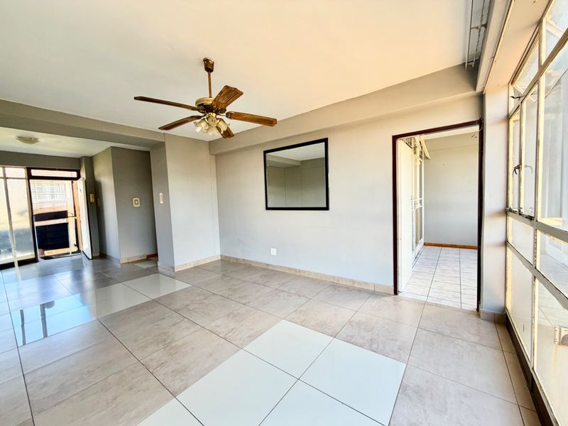 Cosy 1.5 Bedroom Apartment to Let in Rhodesfield, Kempton Park.  - Photo 2