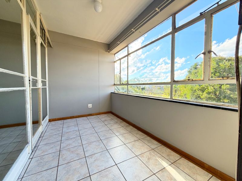 Cosy 1.5 Bedroom Apartment to Let in Rhodesfield, Kempton Park.  - Photo 10