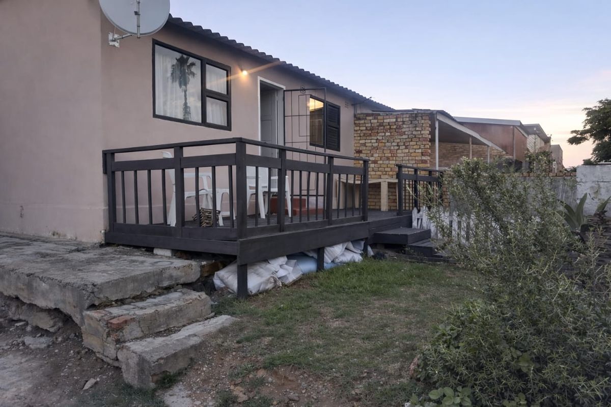 2 Bedroom House - Photo 3
