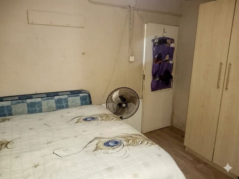 2 Bedroom House - Photo 6