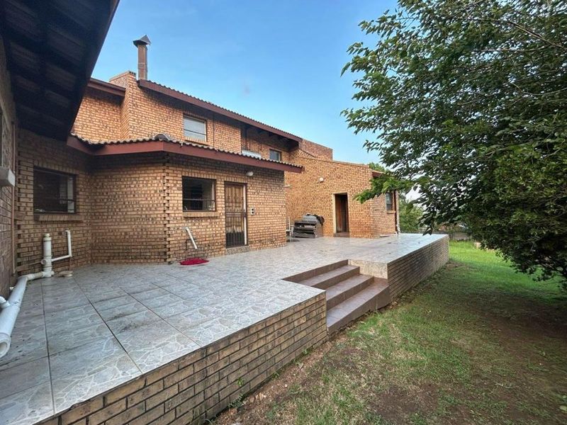 A Single Bedr With An En-suite - Communal - Photo 2