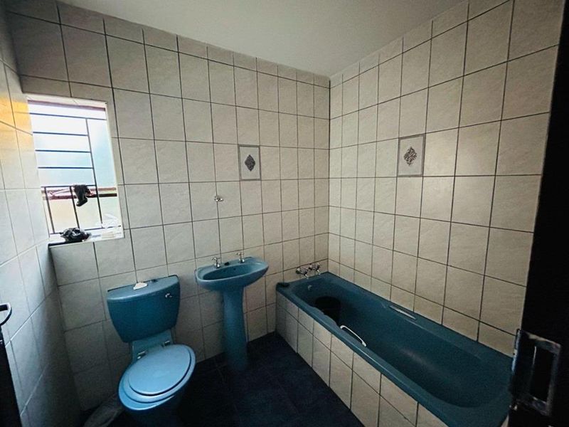 A Single Bedr With An En-suite - Communal - Photo 10