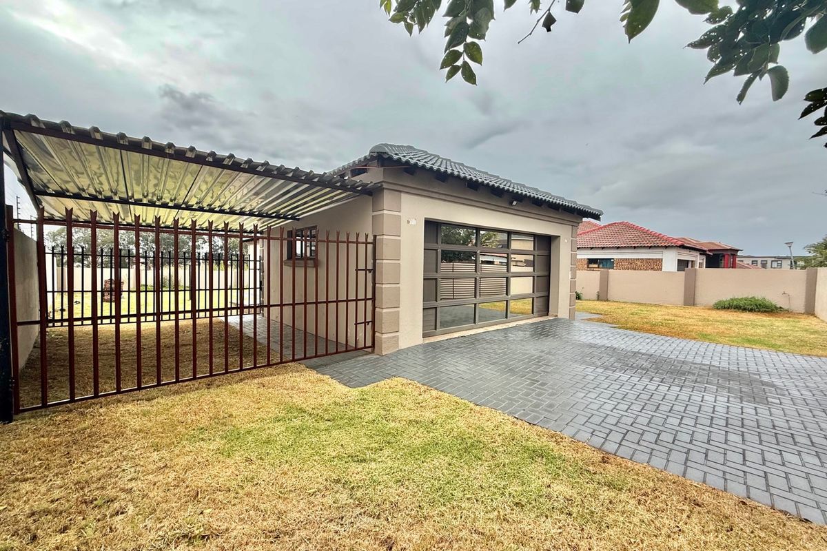 Secure and Practical Layout for Modern Family Living - Photo 2