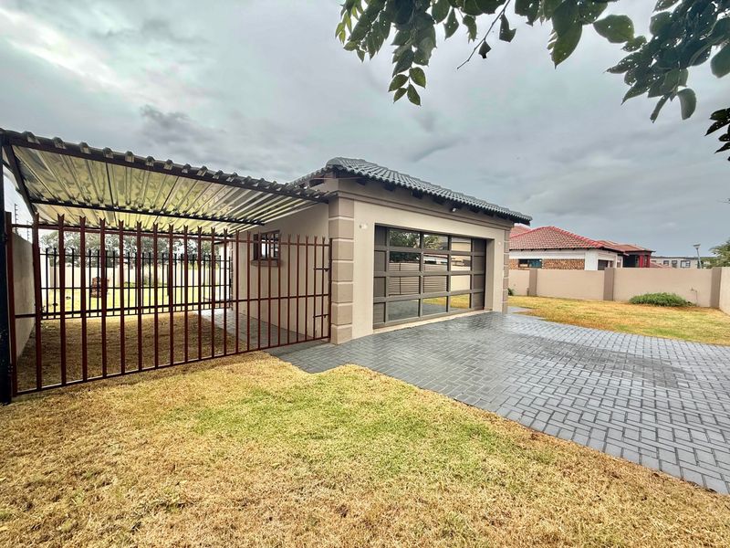 Secure and Practical Layout for Modern Family Living - Photo 2