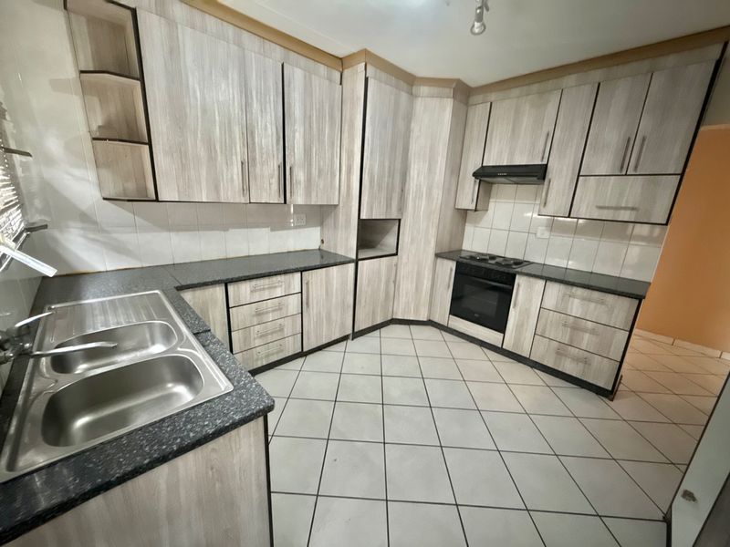 Secure and Practical Layout for Modern Family Living - Photo 5