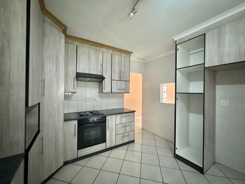 Secure and Practical Layout for Modern Family Living - Photo 8