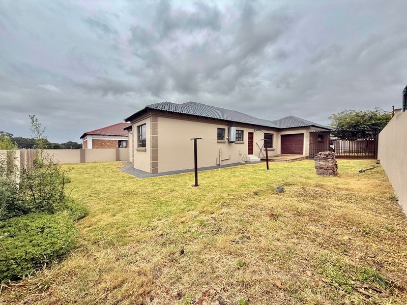 Secure and Practical Layout for Modern Family Living - Photo 3