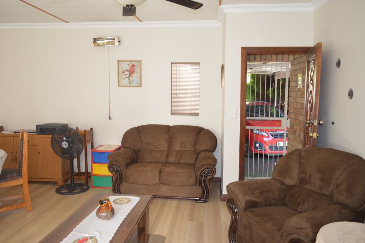 Refined Comfort, Secure Living – Elegant Face Brick Townhouse in Prime Flamwood. Full title  - Photo 5