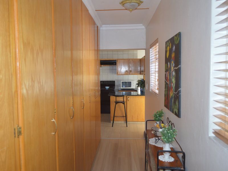 Refined Comfort, Secure Living – Elegant Face Brick Townhouse in Prime Flamwood. Full title  - Photo 10