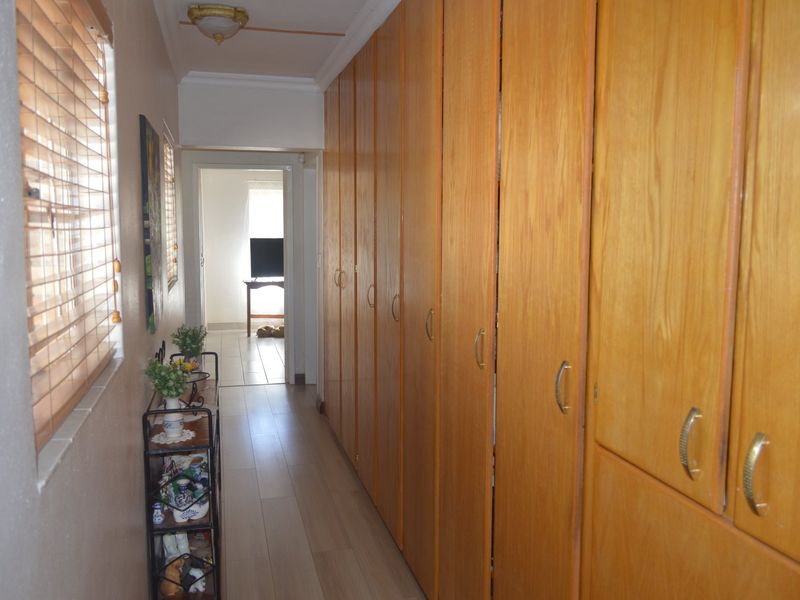 Refined Comfort, Secure Living – Elegant Face Brick Townhouse in Prime Flamwood. Full title  - Photo 9