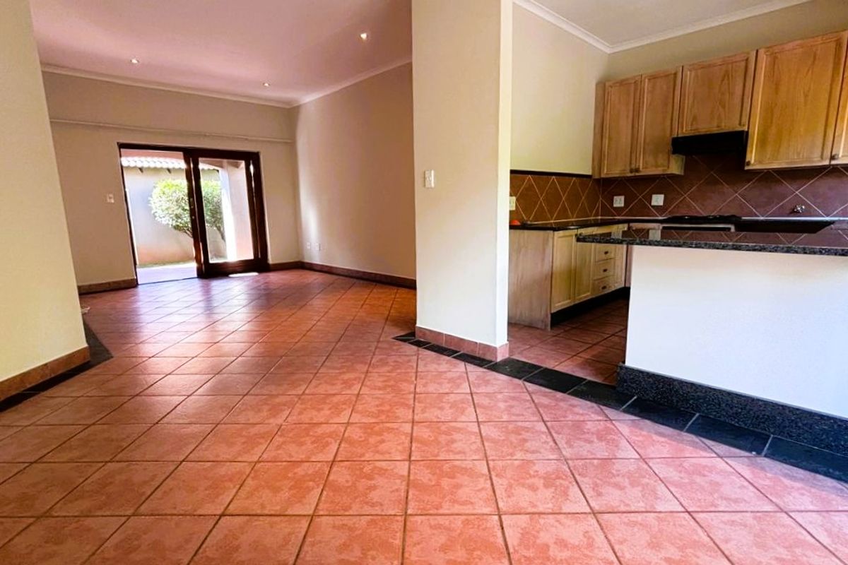 Stunning 2Bed 2Bath simplex for sale in Eco Park Estate - Photo 4