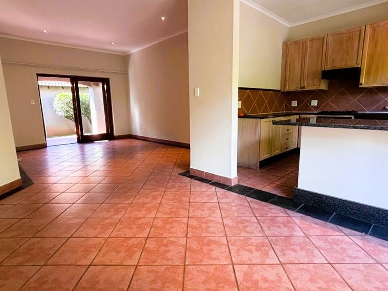 Stunning 2Bed 2Bath simplex for sale in Eco Park Estate - Photo 4