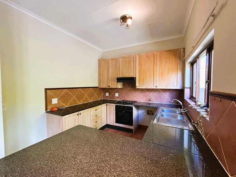 Stunning 2Bed 2Bath simplex for sale in Eco Park Estate - Photo 7