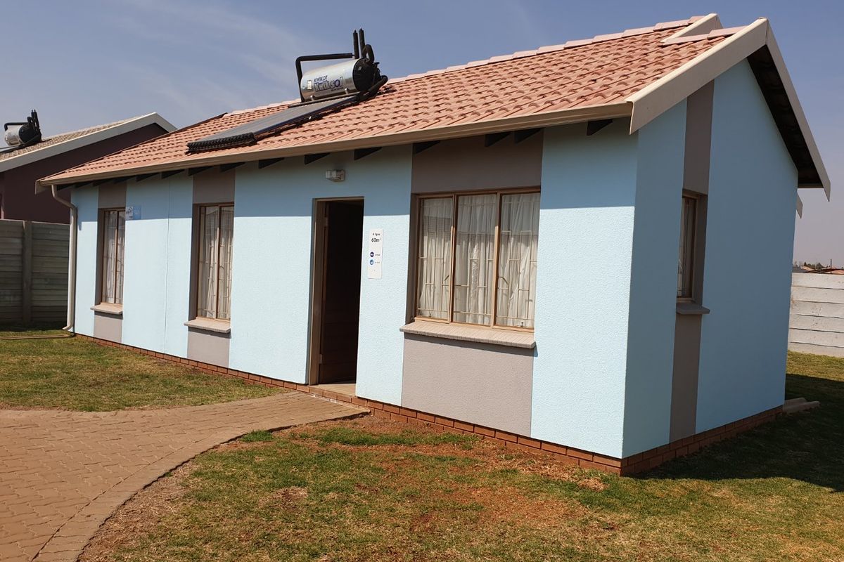 Specious 3-bedroom house for sale in Sky City - Photo 2