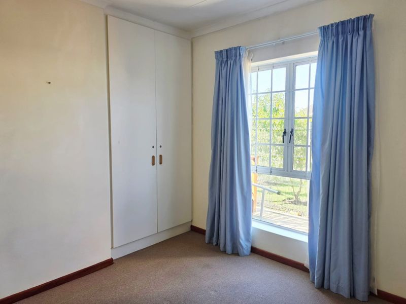 Spacious 3 Bedroom Home for Sale in Bergville Retirement Village, George - Photo 7