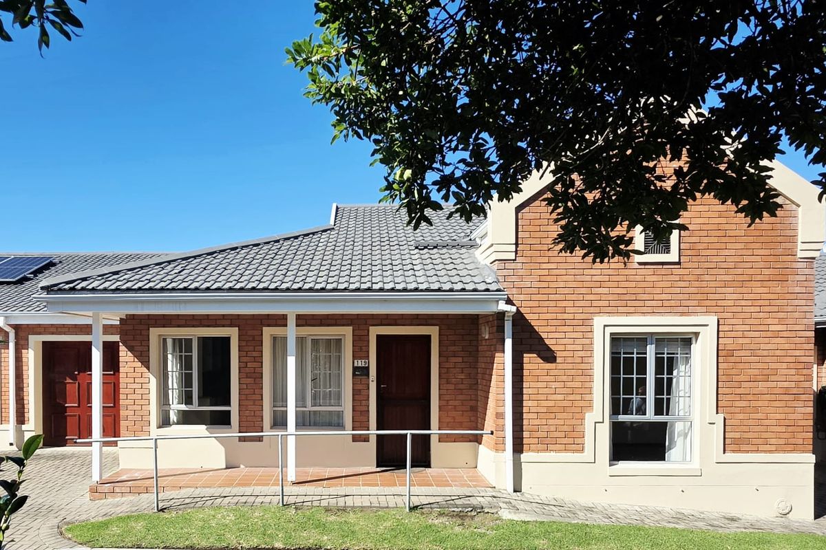 Spacious 3 Bedroom Home for Sale in Bergville Retirement Village, George - Photo 2