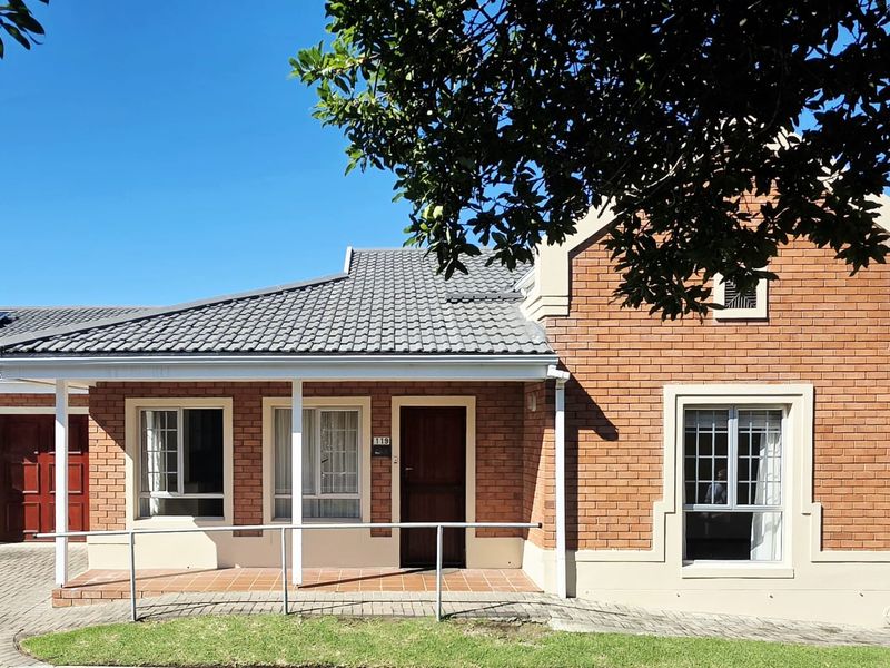 Spacious 3 Bedroom Home for Sale in Bergville Retirement Village, George - Photo 2