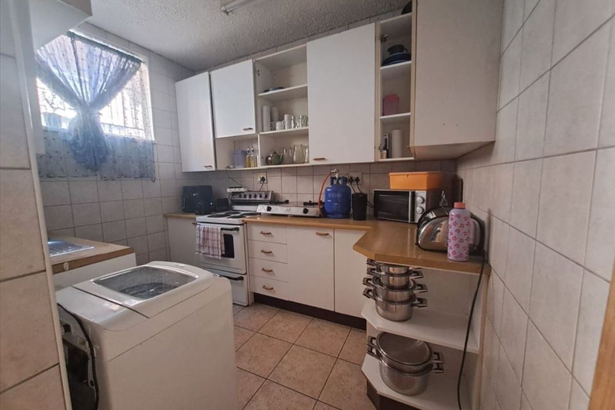 PERFECT STARTER HOME – AFFORDABLE & ASPIRATIONAL! - Photo 2