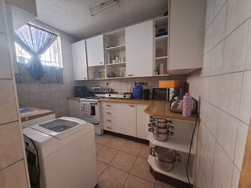 PERFECT STARTER HOME – AFFORDABLE & ASPIRATIONAL! - Photo 2