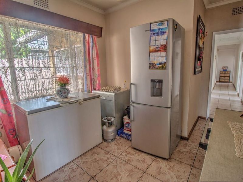 The Ideal Family Haven - Photo 5