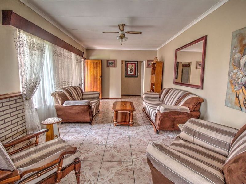 The Ideal Family Haven - Photo 6