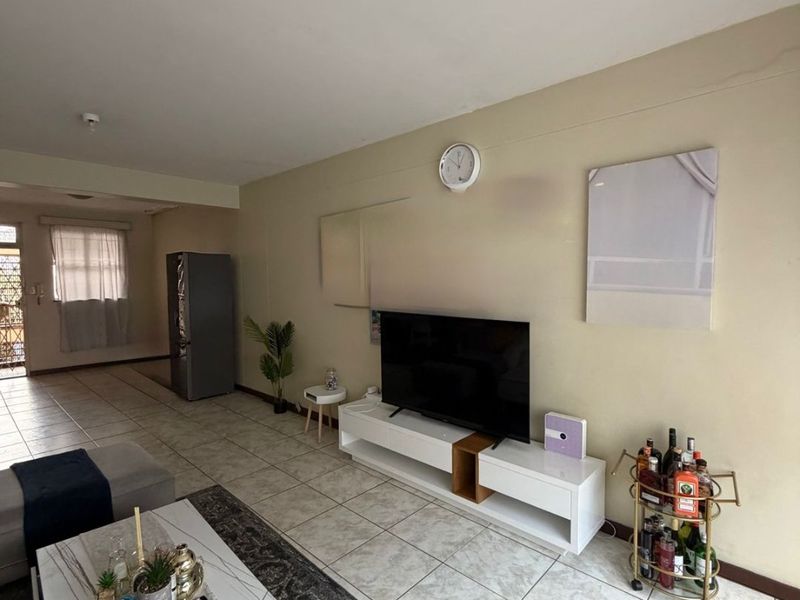 Book a viewing with me today! - Photo 4