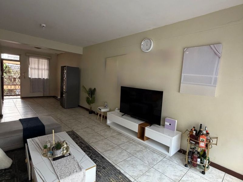 Book a viewing with me today! - Photo 3