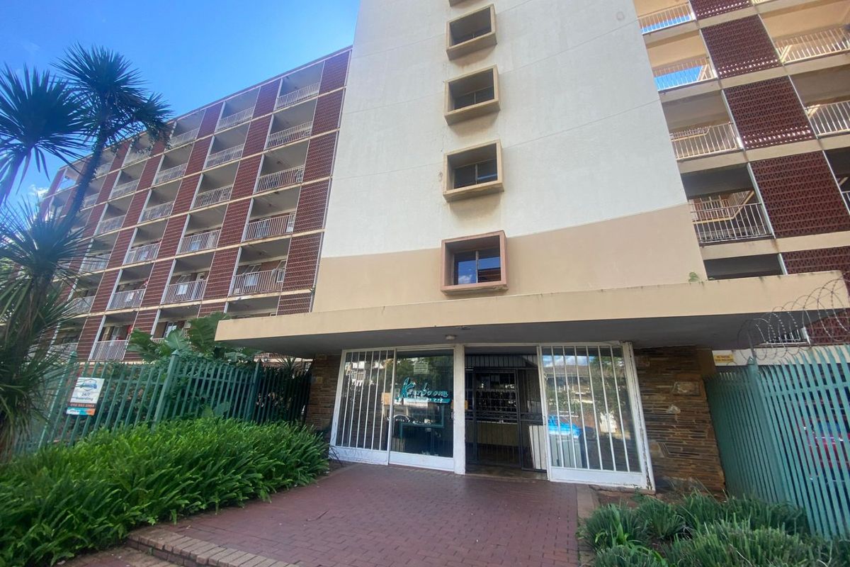 Book a viewing with me today! - Photo 2