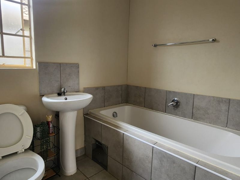 2BEDROOM 1BATHROOM HOUSE FOR SALE AT SAVANNA CITY - Photo 8