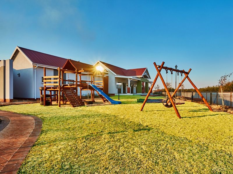 3 Bedroom 2,5 Bathroom Duplex for Sale at Olive Wood Village South, Glen Marais! - Photo 3