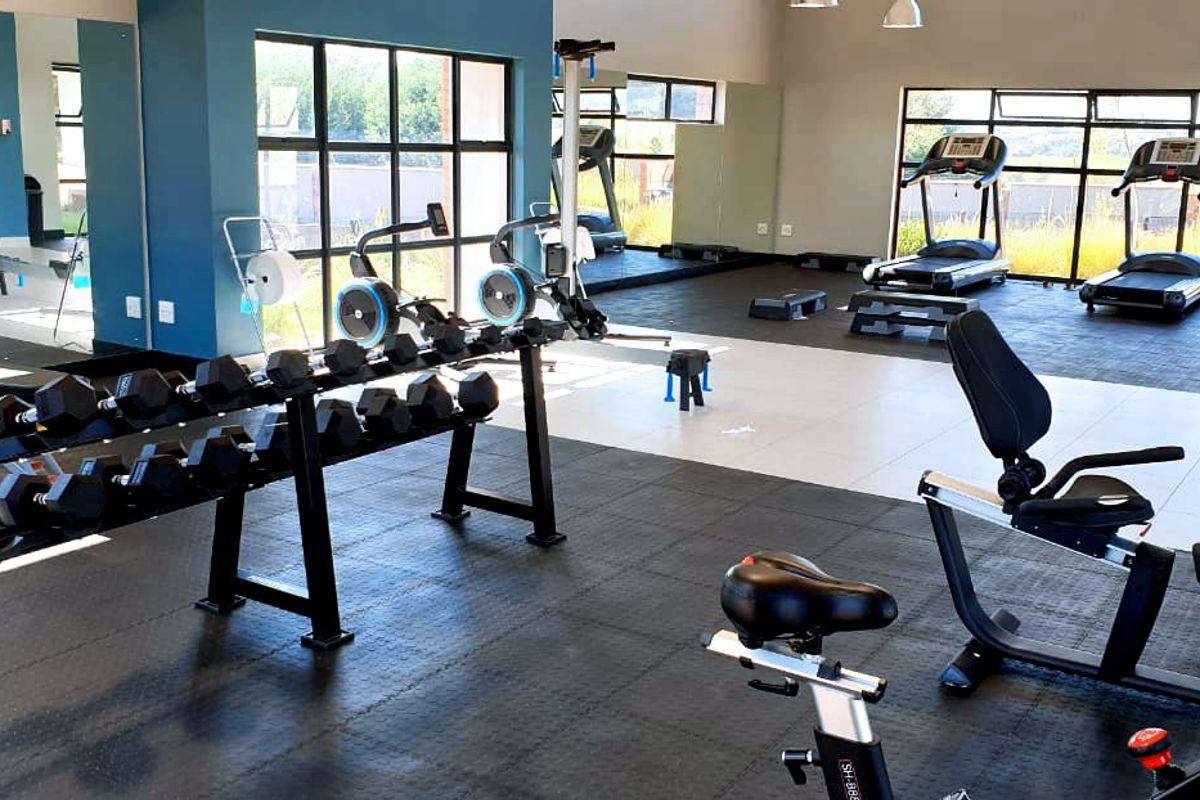 3 Bedroom 2,5 Bathroom Duplex for Sale at Olive Wood Village South, Glen Marais! - Photo 5