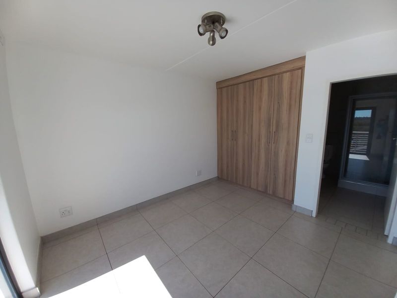 1 Bedroom, 1 Bathroom Apartment to rent in Eco lake, Eco-Park Estate. - Photo 7