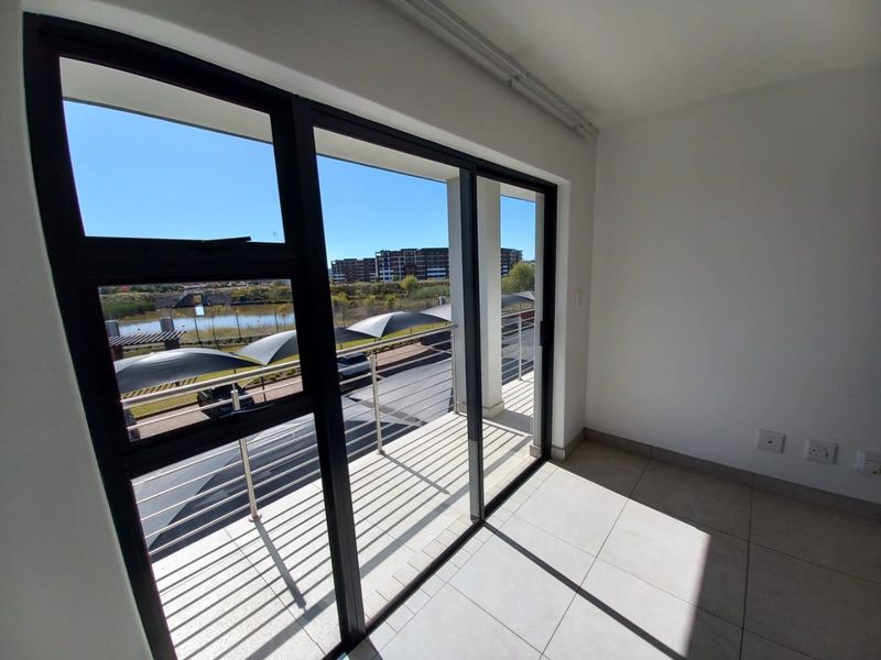 1 Bedroom, 1 Bathroom Apartment to rent in Eco lake, Eco-Park Estate. - Photo 6