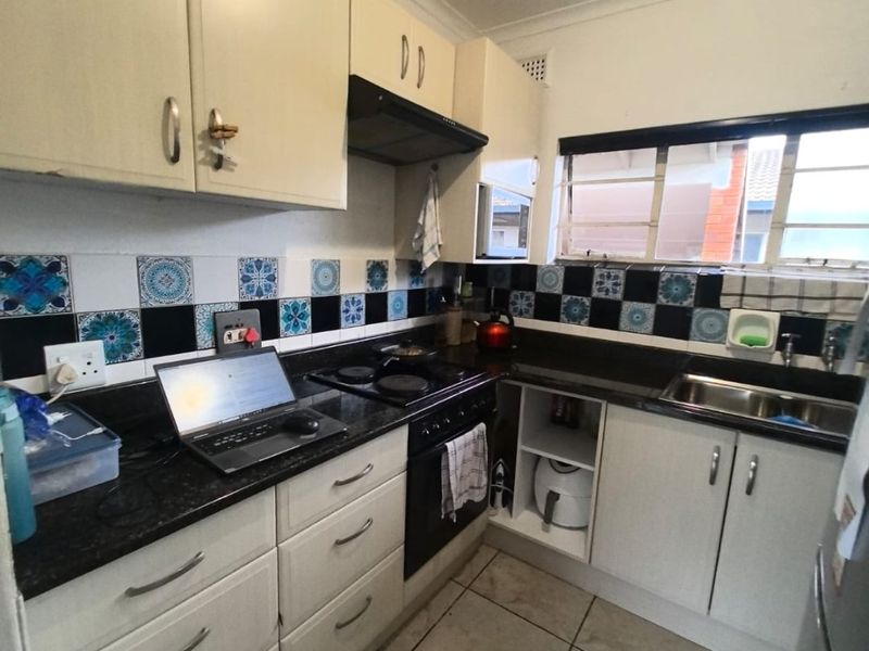 1 Bedrooms, 1 Bathroom Apartment For Sale In Windermere, Durban - Photo 2